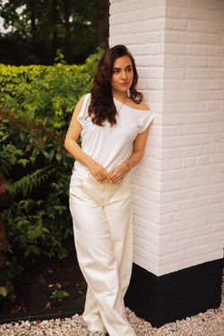 By Hilke Top Julia White