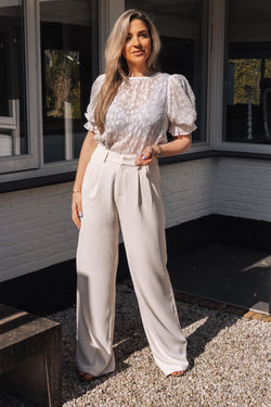 By Hilke Top Kes White