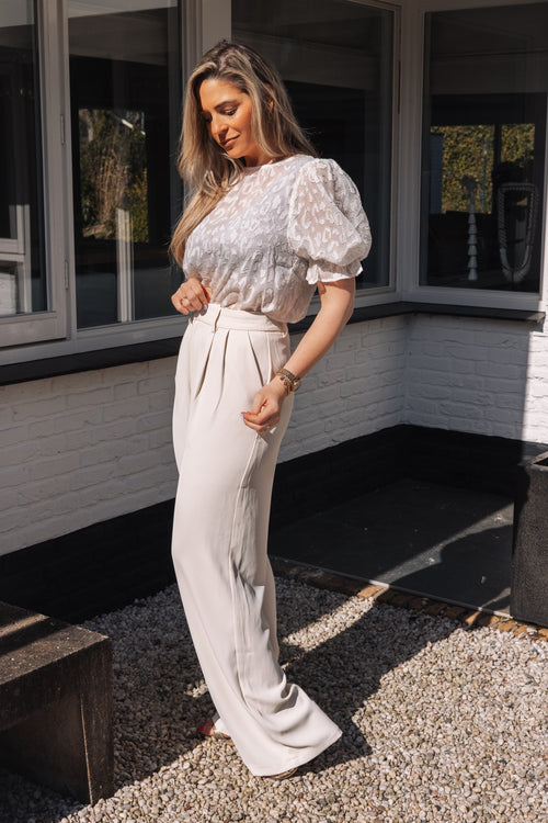 By Hilke Top Kes White