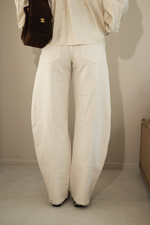 By Hilke Barrel Jeans Mid Waist Cream