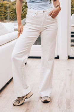 By Hilke Jeans White