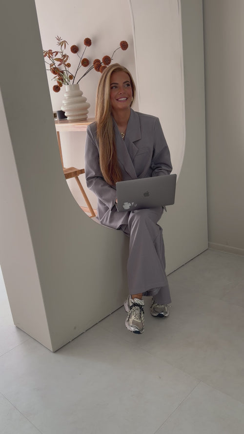 By Hilke Classy Suit Grey
